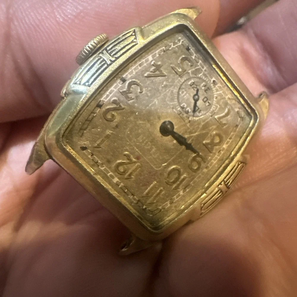 Vintage Elgin 15 Jewel Manual Wind Mens watch Parts/Repair  Gold -No Back Cover